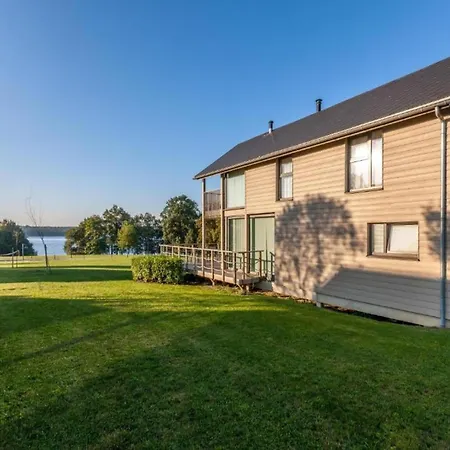 Spacious Near Castle Villa