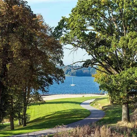 Spacious Near Castle Villa