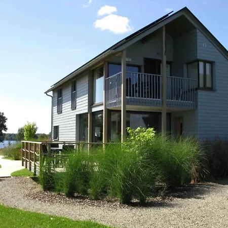 Villa Spacious Near Castle Boussu-lez-Walcourt