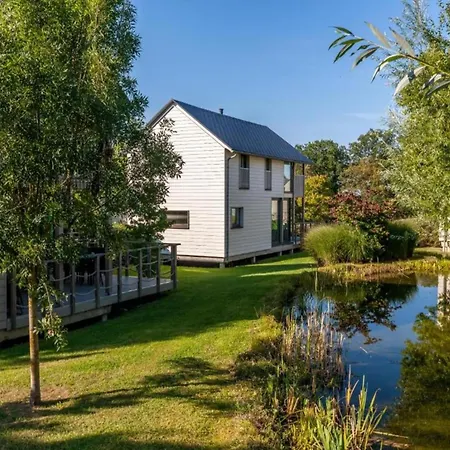 Spacious Near Castle