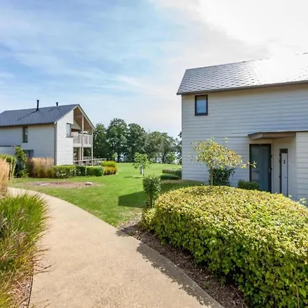 Spacious Near Castle